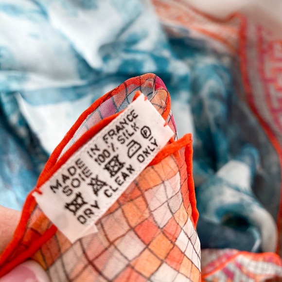 Authentic HERMES 100% Silk Scarf - Picture 3 of 5